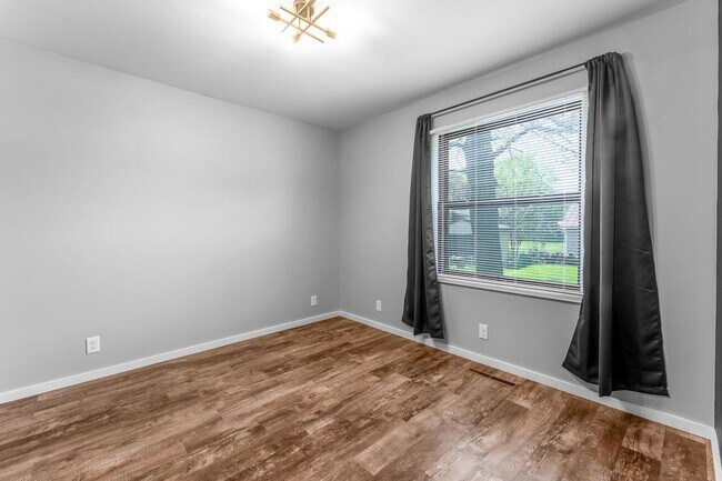 Building Photo - $2,375| 3BD 2BA| 3554 Rudolph Ave | Availa...