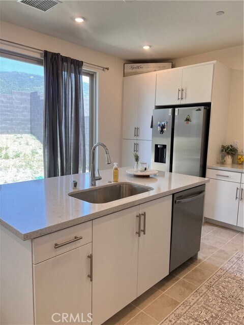 Foto del edificio - 16032 Sunny Ct