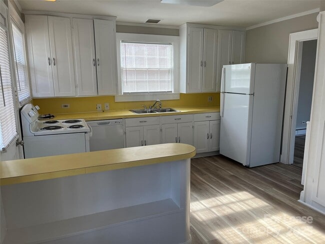 Foto del edificio - 668 N 6th St