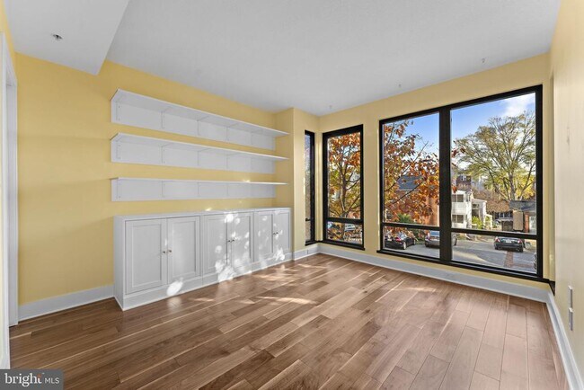 Foto del edificio - 1536 N Scott St