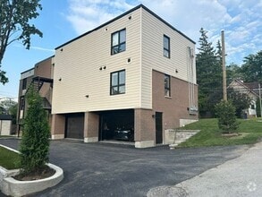 Building Photo - 4755 Boul Sainte-Rose