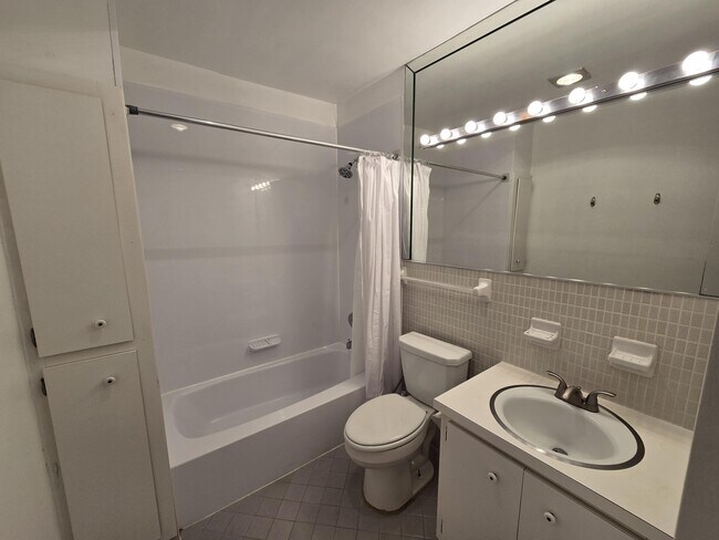 Foto del edificio - 5840 NE 22nd Way