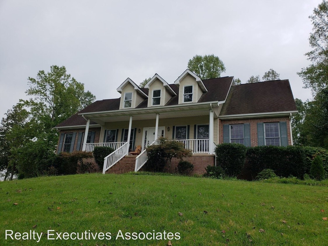 4 br, 3.5 bath House 3229 Autumn Lane House for Rent in Kodak, TN