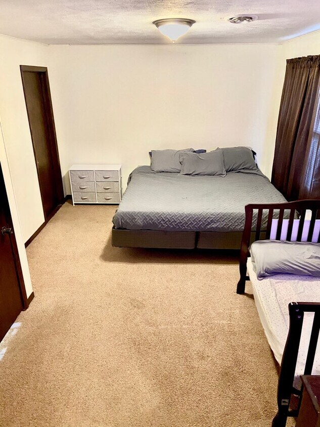 Foto principal - 121 South Logan