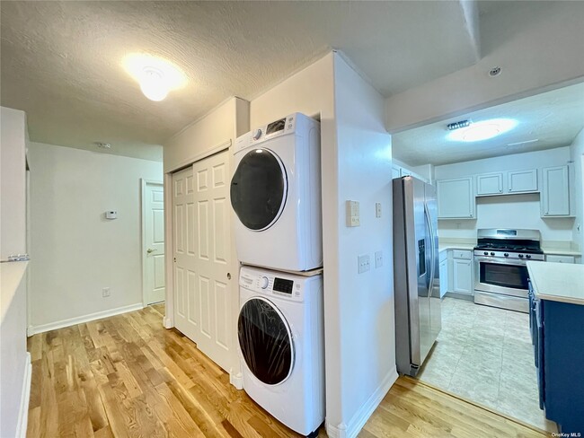 Building Photo - 214 Beach Breeze Pl