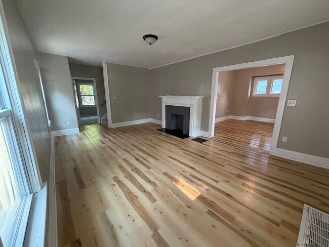 Foto del edificio - 4224 Fairview Dr