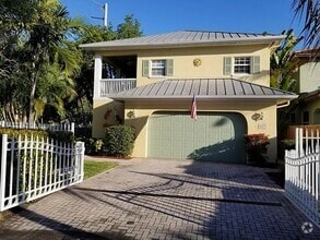 Building Photo - 857 SW 11th Ct