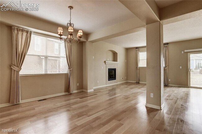 Building Photo - 4 br, 2.5 bath House - 8656 Coyote Creek D...