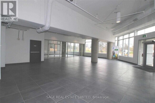 Photo du bâtiment - 158 King St N