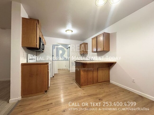 Building Photo - 425 175th St S