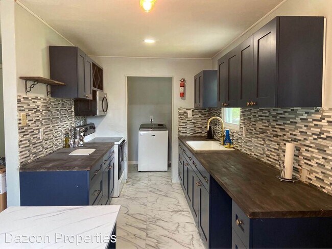 Building Photo - 4 br, 2 bath House - 1876 Rollins Drive