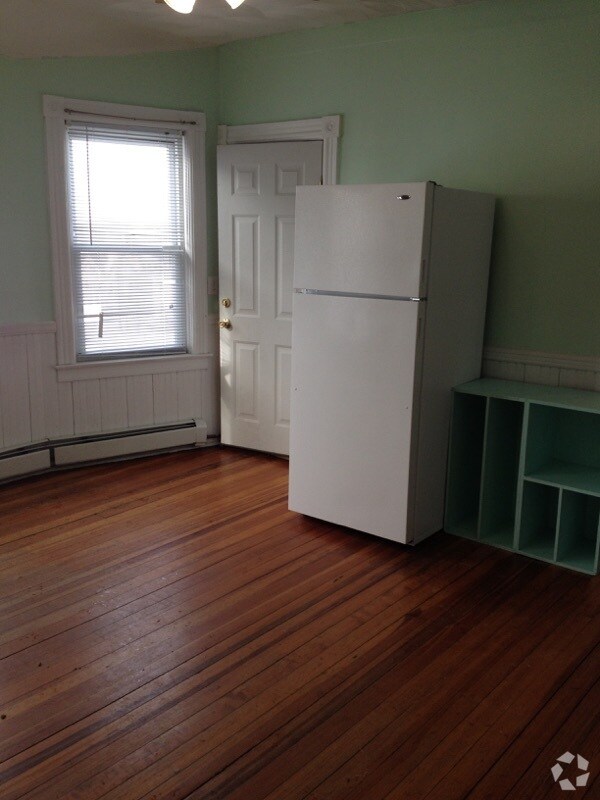 Hope Apartments for Rent with Hardwood Floors Providence, RI 9