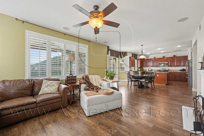 Building Photo - Stunning 5 Bed/3 Bath Home with Pool in Menifee!