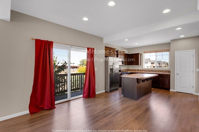 Building Photo - Charming Three-Bedroom Townhome with A/C a...