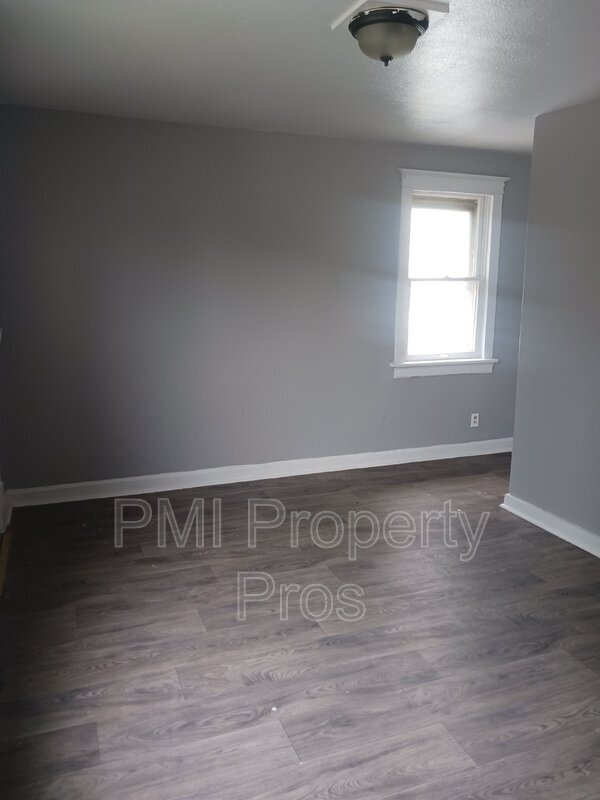 Building Photo - 1522 S Union St