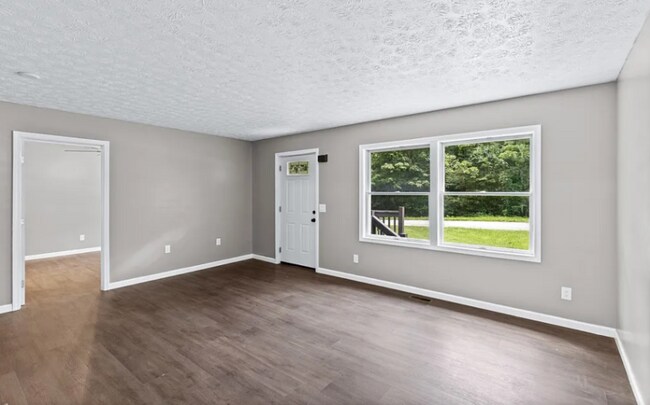 Foto del edificio - 480 Boone Hedges Rd