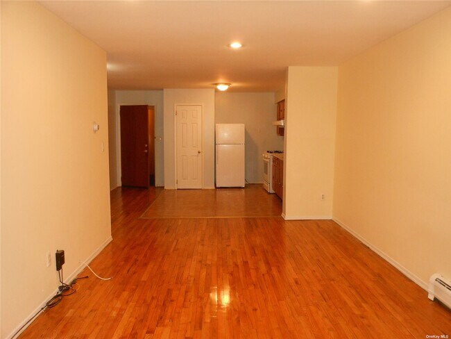 Foto del edificio - 120-19-120-84 84th Ave