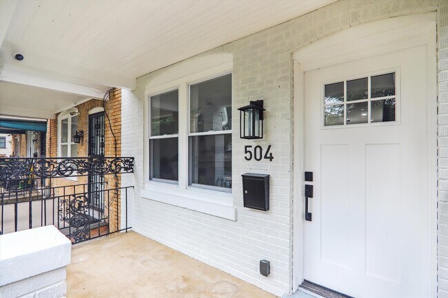 Foto del edificio - 504 24th St NE