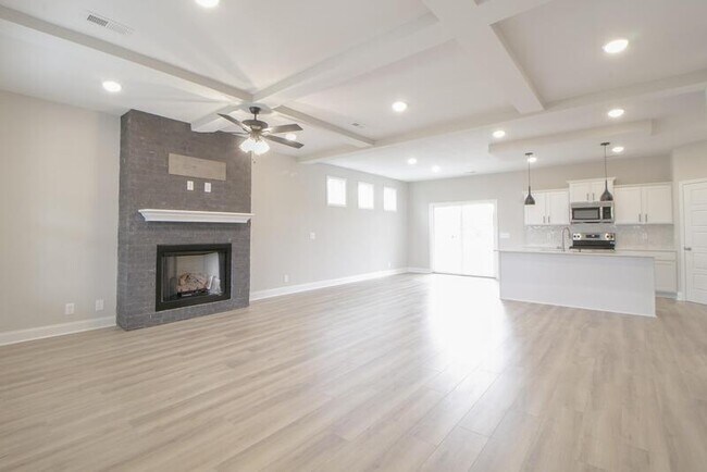 Building Photo - 485 Herman Dr