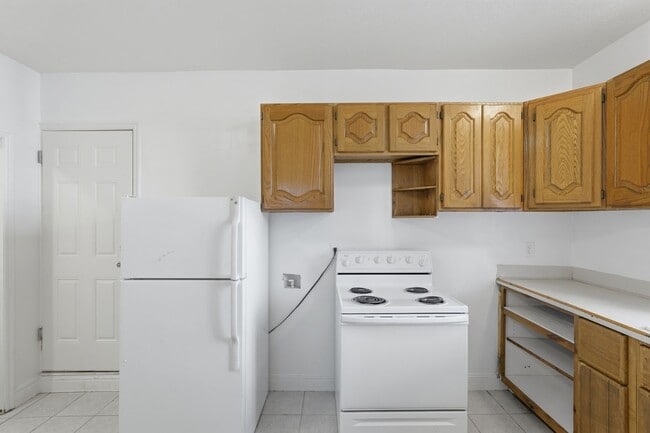 Building Photo - 541 27th St