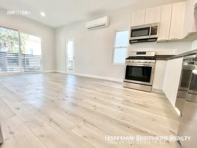 Building Photo - 141 N Swall Dr