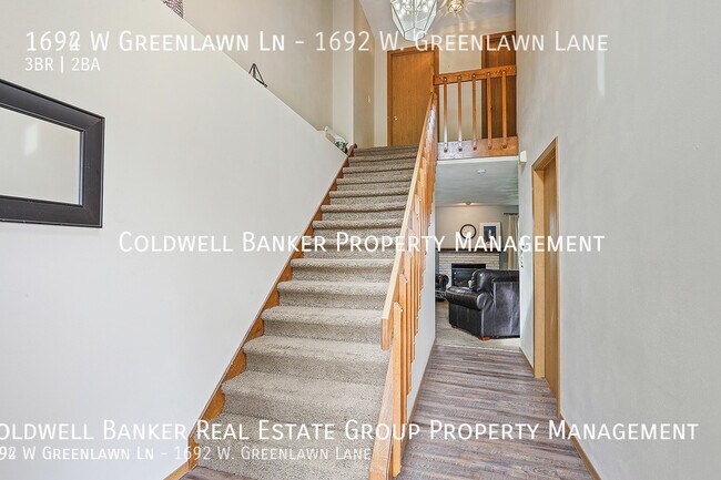 Foto del edificio - 1692 W Greenlawn Ln