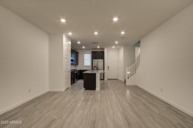 Building Photo - 1087 E Chapman Dr