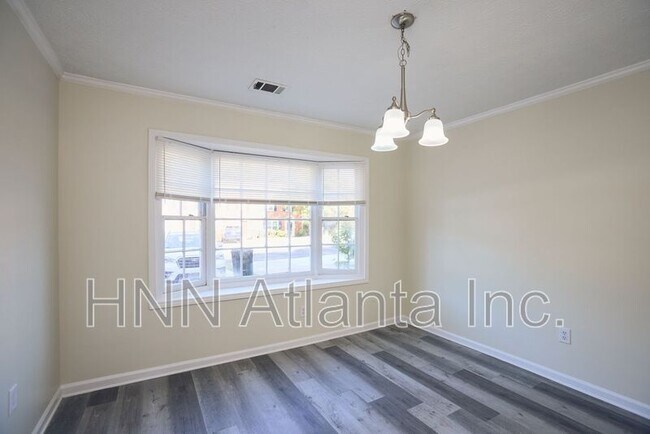 Foto del edificio - 5646 Executive Way