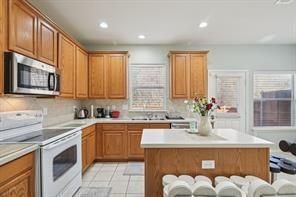 Foto del edificio - 3225 Judge Holland Ln