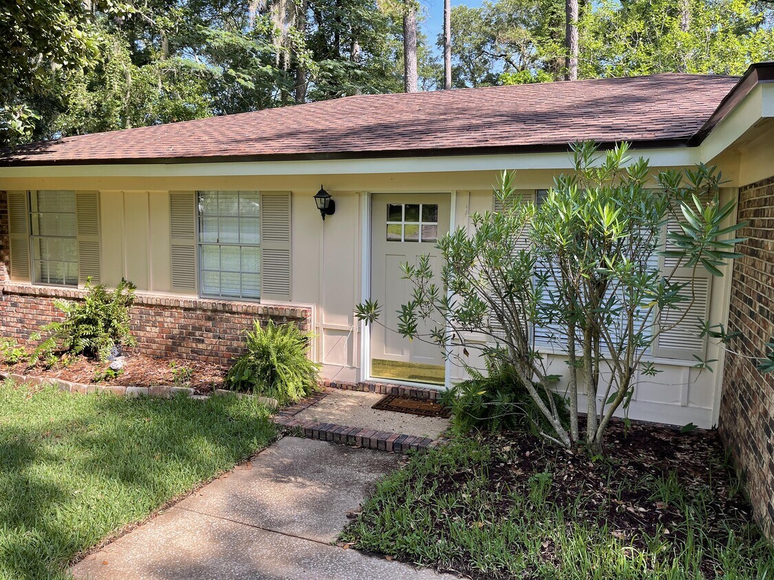 Primary Photo - 1816 Doric Dr