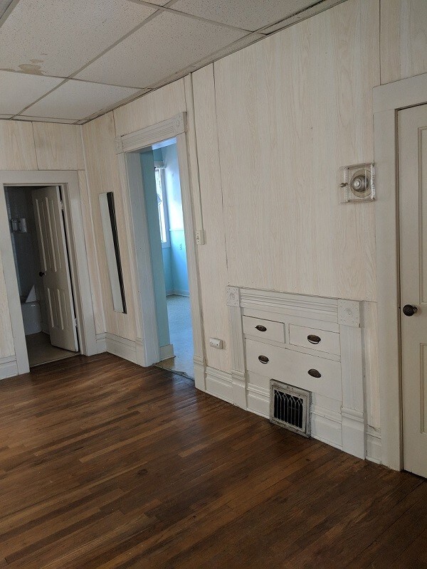 Building Photo - 402 Ouray Ave