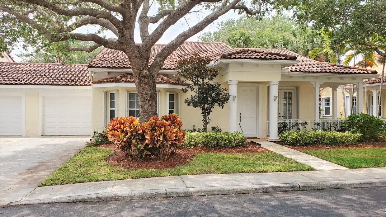 Primary Photo - 129 Mangrove Bay Way