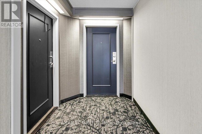 Photo du bâtiment - 5280 Lakeshore Rd.