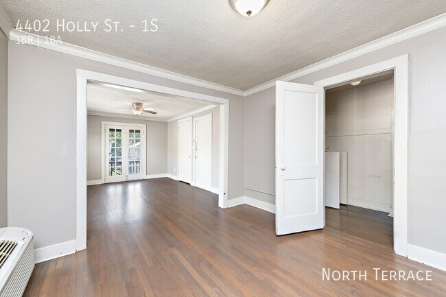 Foto del edificio - 4402 Holly St