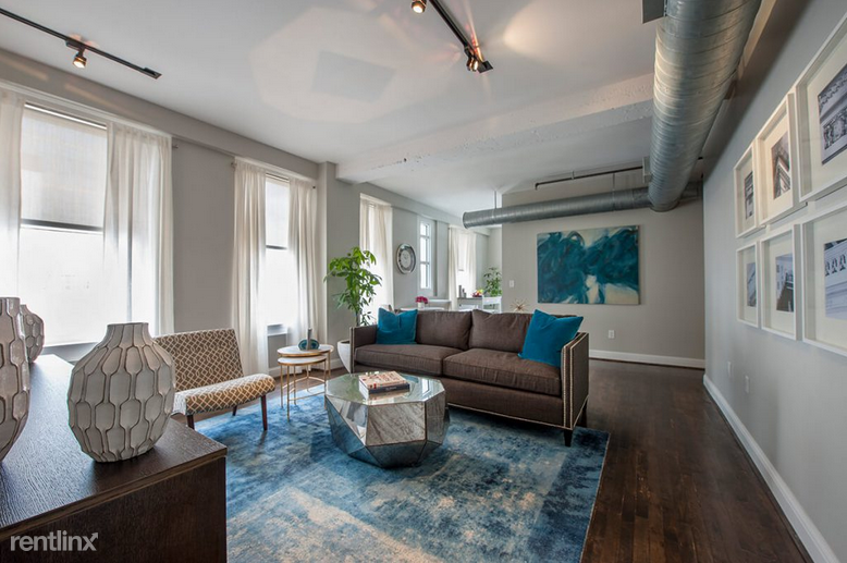 Primary Photo - Studio, 1 bath Flat - 1001 Texas St 485