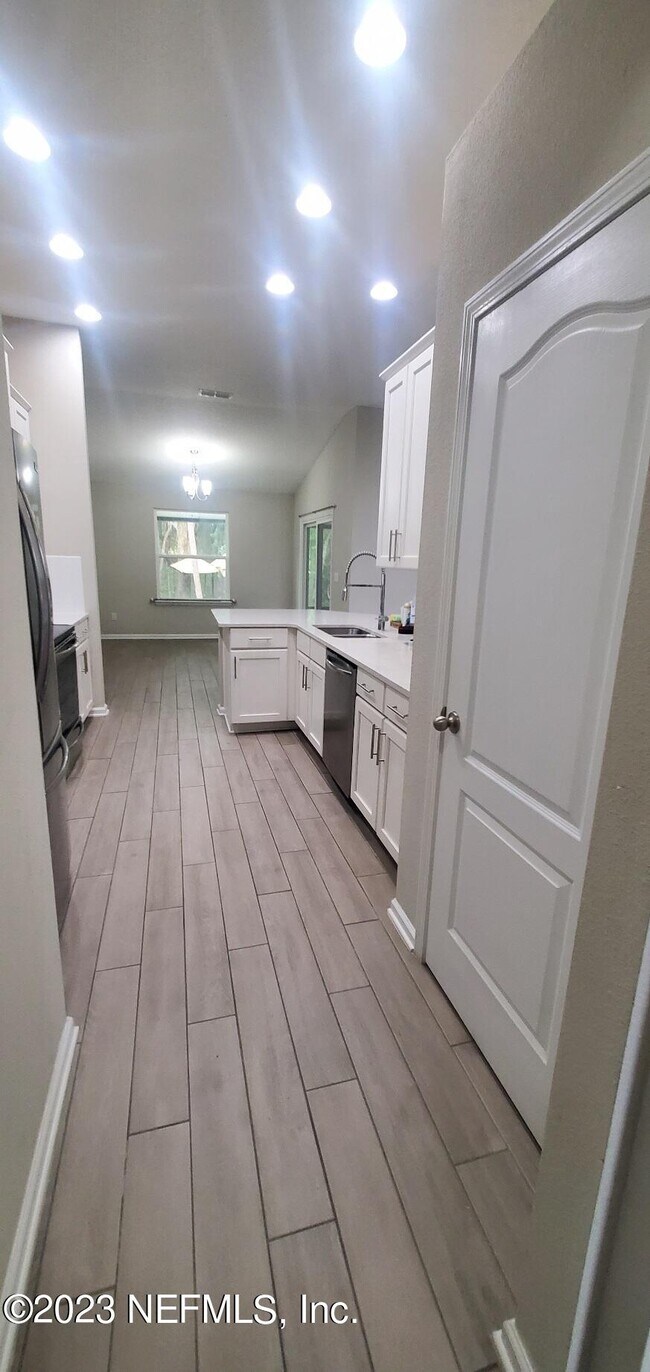 Building Photo - 15583 Chir Pine Dr