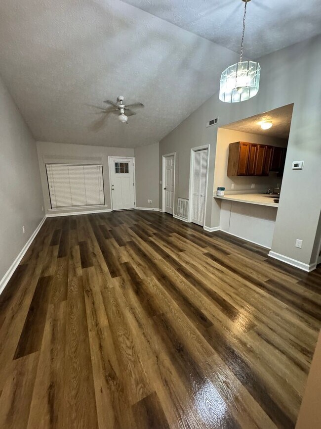 Foto del edificio - 1008 Preston St