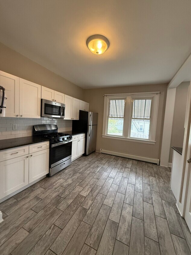 Foto principal - 433 Abington Ave