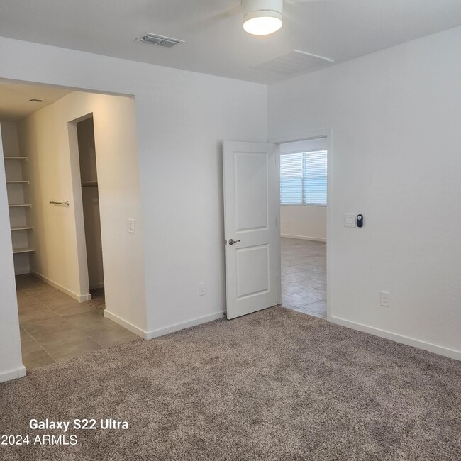 Building Photo - 40150 W Wade Dr