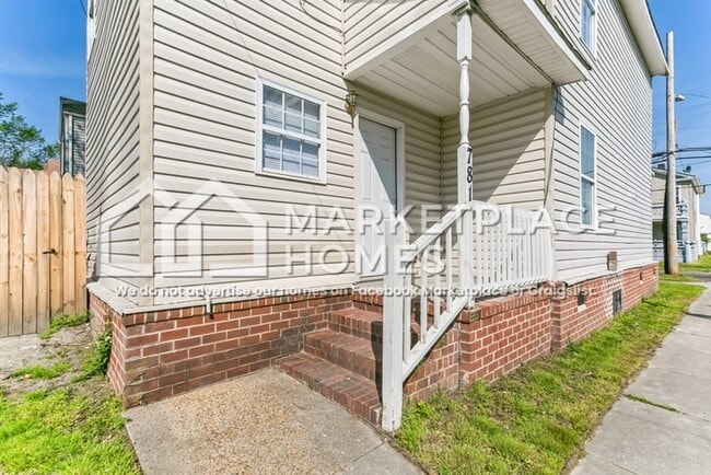 Building Photo - 781 C Ave