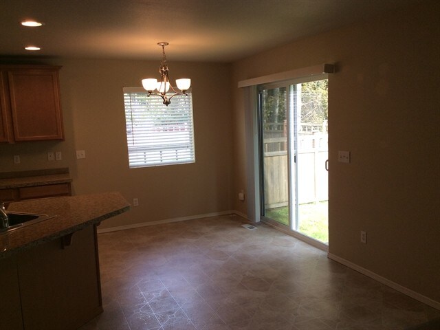 Building Photo - 3612 London Loop Northeast