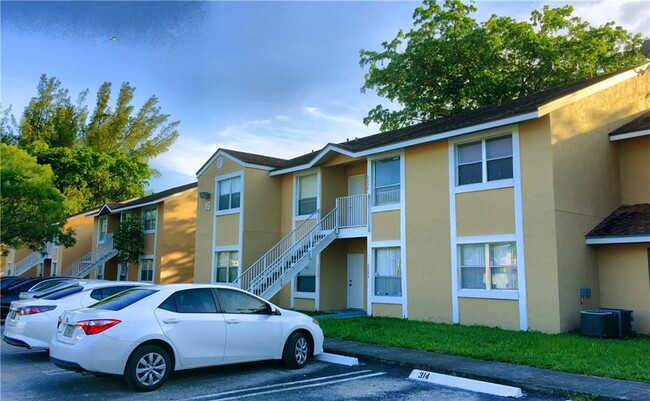 Building Photo - 2228 SW 81st Ave