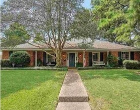 Building Photo - 10965 Goodwood Blvd
