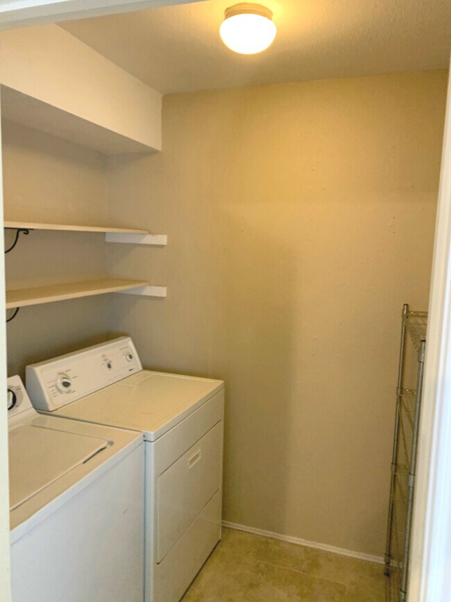 In unit laundry - 5801 Lumberdale Rd