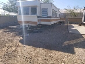 Building Photo - 522 W Rillito St