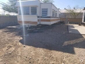 Building Photo - 522 W Rillito St