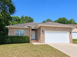 Building Photo - 110 Brookmeade Dr