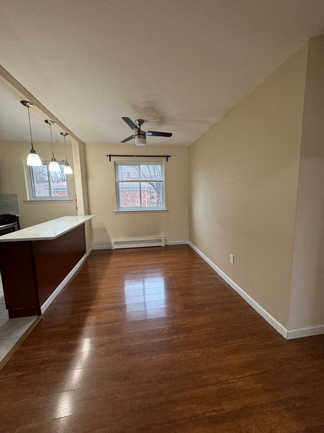 Dinning area - 180 Littleton Rd