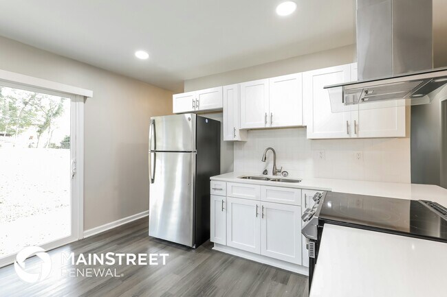 Building Photo - 8294 Marlborough Dr