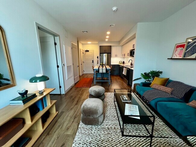 Foto del edificio - 80 Rugg Rd